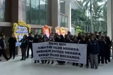 Kasus Menteri Satryo...