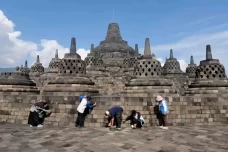 10 Tempat Wisata Terpopuler...