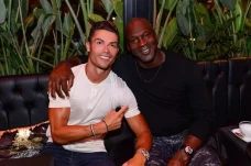 Michael Jordan vs Cristiano...