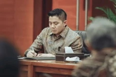 Mayor Teddy Bantu Anak...