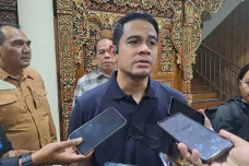 Keroyok Pemuda yang...