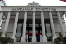 MK Gelar Sidang Putusan...