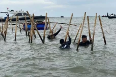 Buktikan Negara Hukum,...