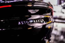 CEO Aston Martin Minta...