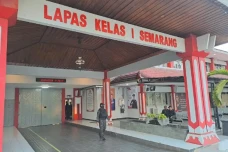 Jaksa Pergoki Napi Korupsi...