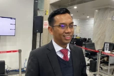 MK Kirim 270 Surat Ke...