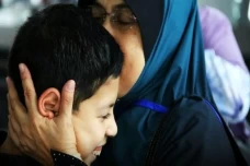 Cium Anak Setiap Hari,...