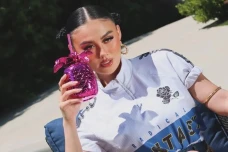 Agnez Mo Pasrah Kalah...