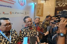 Mahfud MD Ajak Perguruan...