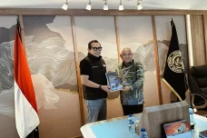 Kemenpar Terima Dokumen...
