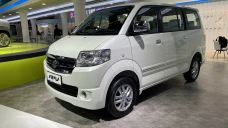 Menolak Punah, Mobil...