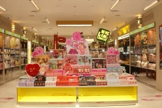 POP MART Indonesia Buka...