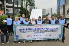 Peringati Hari Peduli...