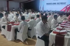 Lonceng Dibunyikan Mendagri,...
