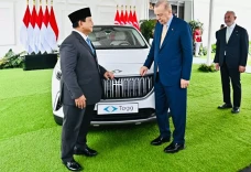 Mobil Listrik Hadiah...