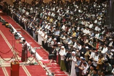 5 Manfaat Salat Tarawih...