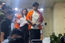 Polisi Tahan Nikita...