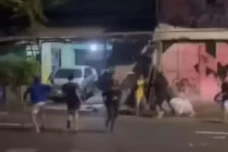 Tak Terima Ditegur,...
