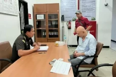 Berkas Dilimpahkan ke...