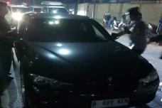 Kendarai BMW, Siswa...