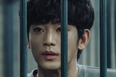 Kim Soo Hyun Dilindungi...
