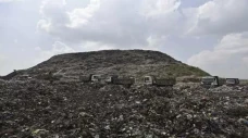 Di Mana Gunung Sampah...