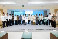 Gandeng Baznas Kini...