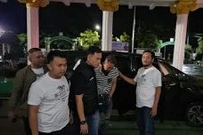 Buron, Tersangka Korupsi...