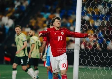 Gol Debut Ole Romeny...
