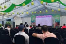 Keseruan Nobar Timnas...