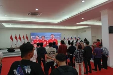 Partai Perindo Gelar...