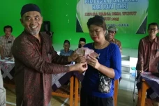 Rezeki Jelang Lebaran,...
