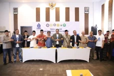 Deretan Guru Besar PTN-PTS...
