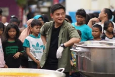 Bobon Santoso Soroti...