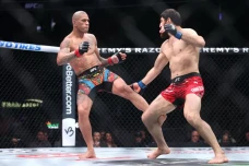 UFC Berutang Padaku!...