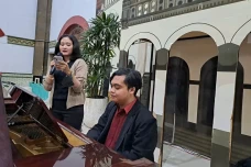 Penumpang KA di Stasiun...