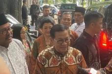 Pramono Dapat Pesan...