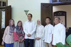 Jokowi Tak Gelar Open...