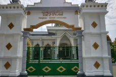 Mengenal Masjid Tertua...