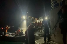 Kapal Feri Terbakar...