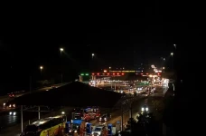 Arus Balik, Gerbang...