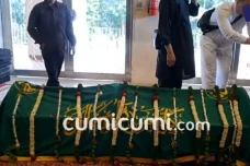 Jenazah Ray Sahetapy...