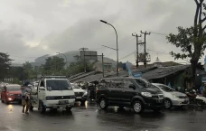 Puncak Arus Balik, Jalur...