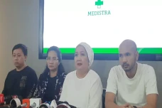 Titiek Puspa Tiba-Tiba...