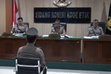 Bunuh Bayi Hasil Hubungan...