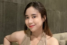 Putri Nabila, Penyanyi...