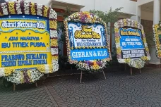 Karangan Bunga dari...