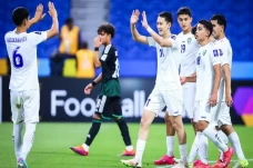 Uzbekistan U-17 Tunggu...