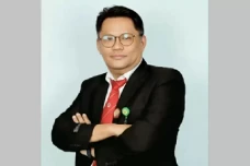 Strategi Baru Kekuasaan:...