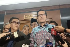 Saksi Sebut Uang Suap...